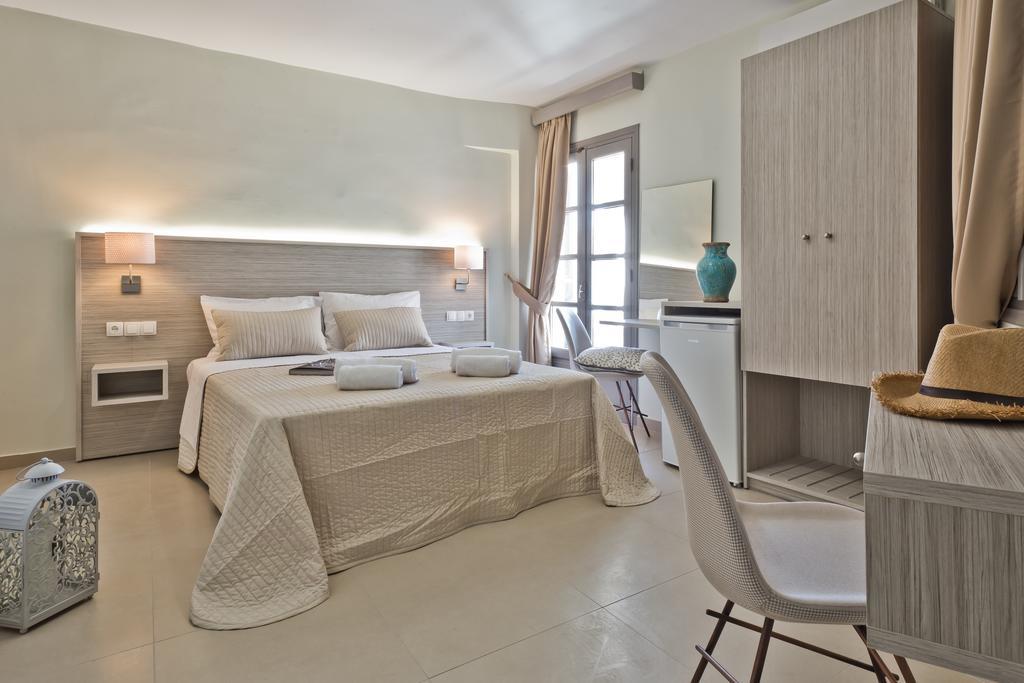 Nereus Luxurious Suites Karpathos Exteriör bild