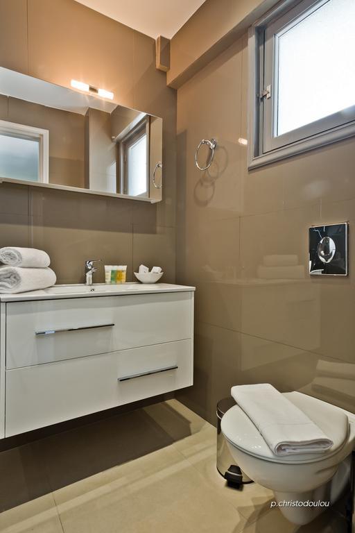 Nereus Luxurious Suites Karpathos Exteriör bild