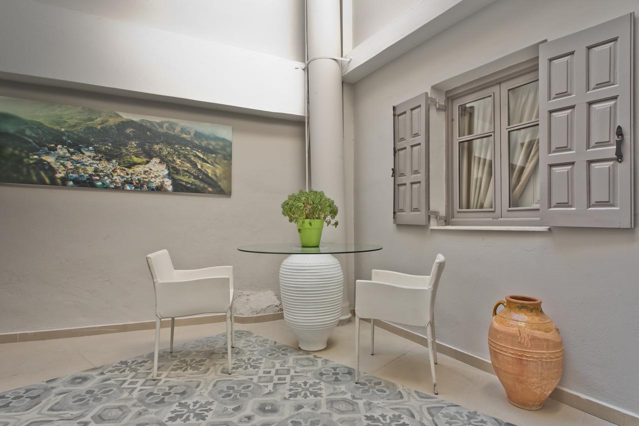 Nereus Luxurious Suites Karpathos Exteriör bild