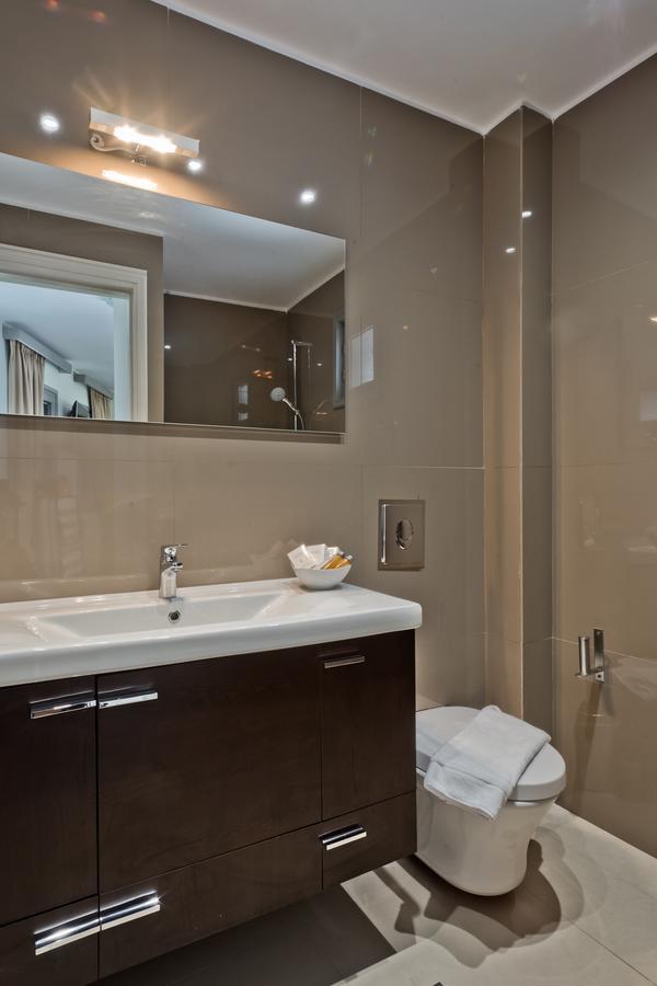 Nereus Luxurious Suites Karpathos Exteriör bild