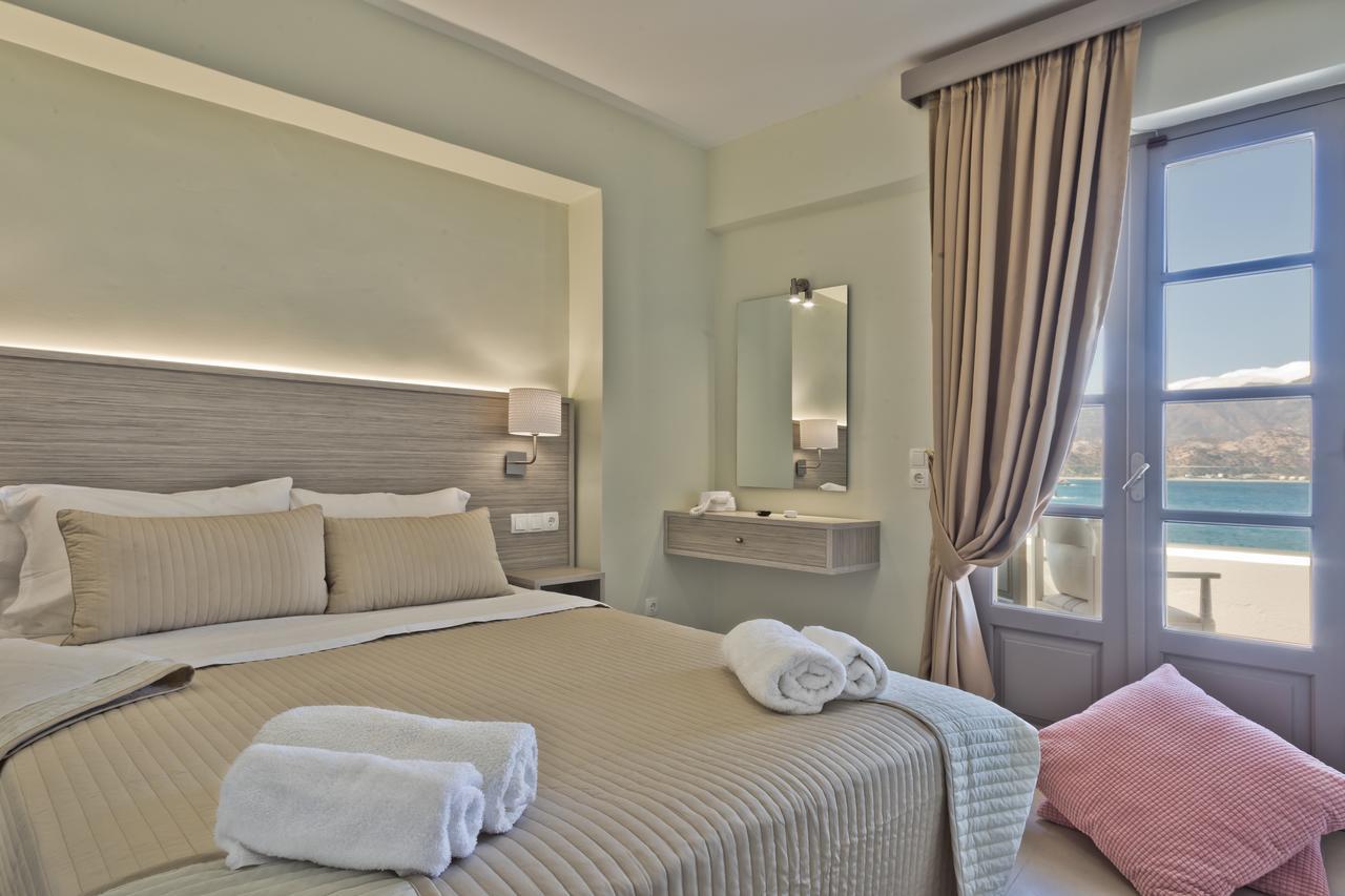 Nereus Luxurious Suites Karpathos Exteriör bild